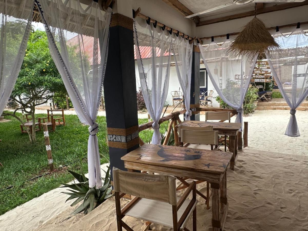 Ocean Breeze Airbnb Hotel Nungwi Exterior foto