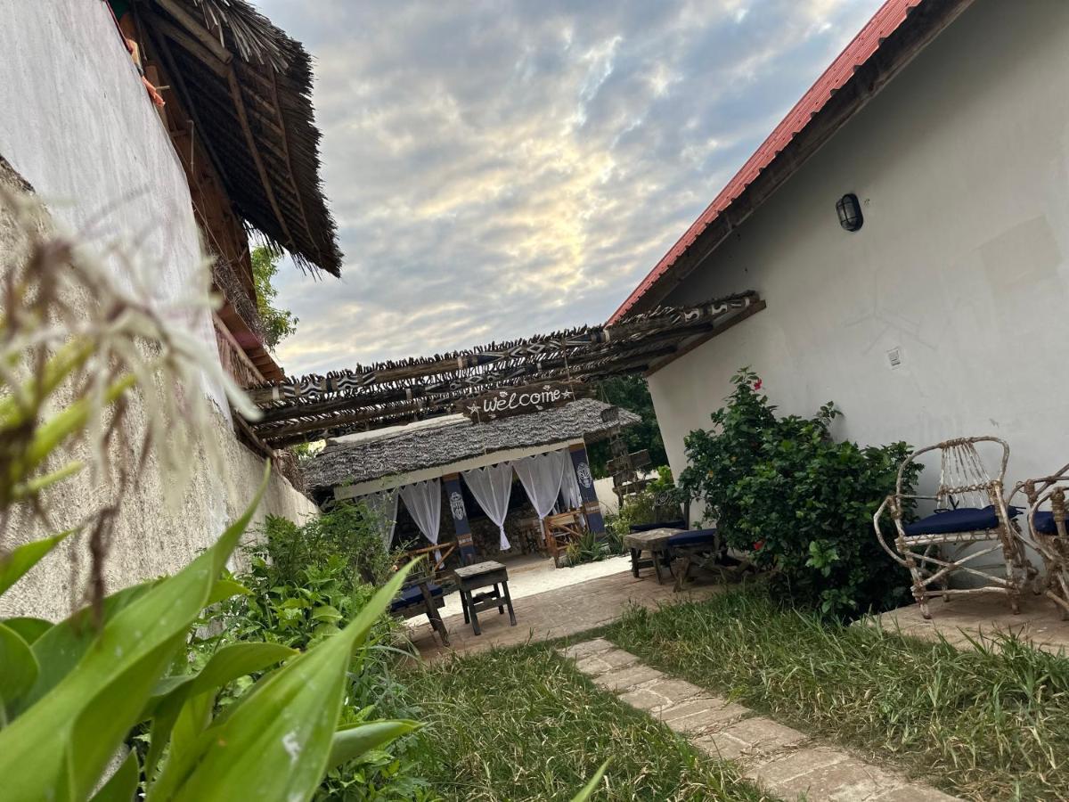 Ocean Breeze Airbnb Hotel Nungwi Exterior foto